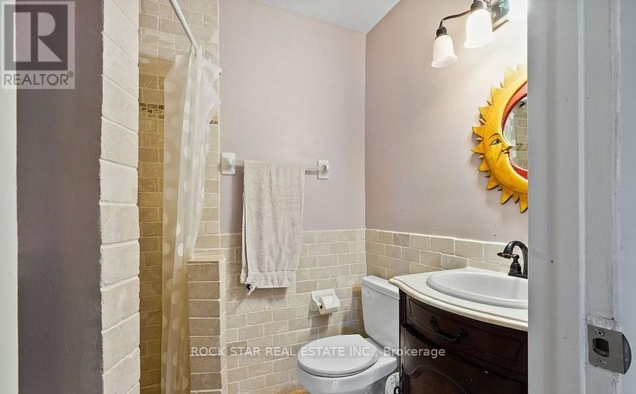 4 - 70 Upper Canada Drive, Toronto, Ontario  M2P 2A3 - Photo 10 - C12460133