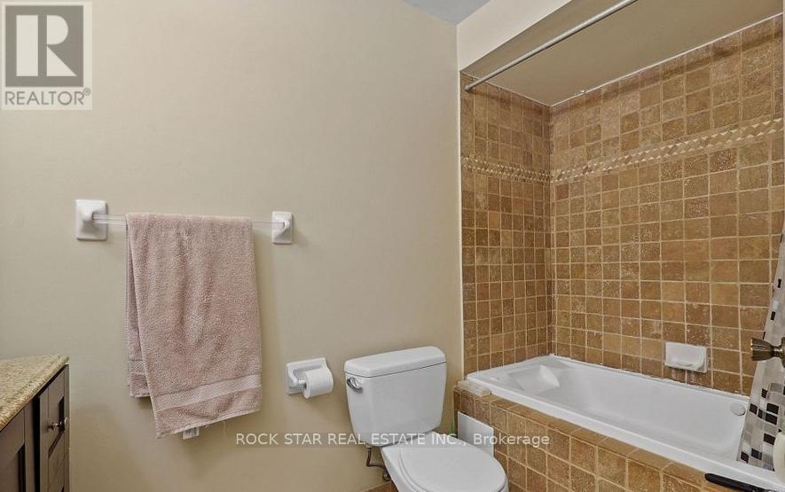 4 - 70 Upper Canada Drive, Toronto, Ontario  M2P 2A3 - Photo 15 - C12460133