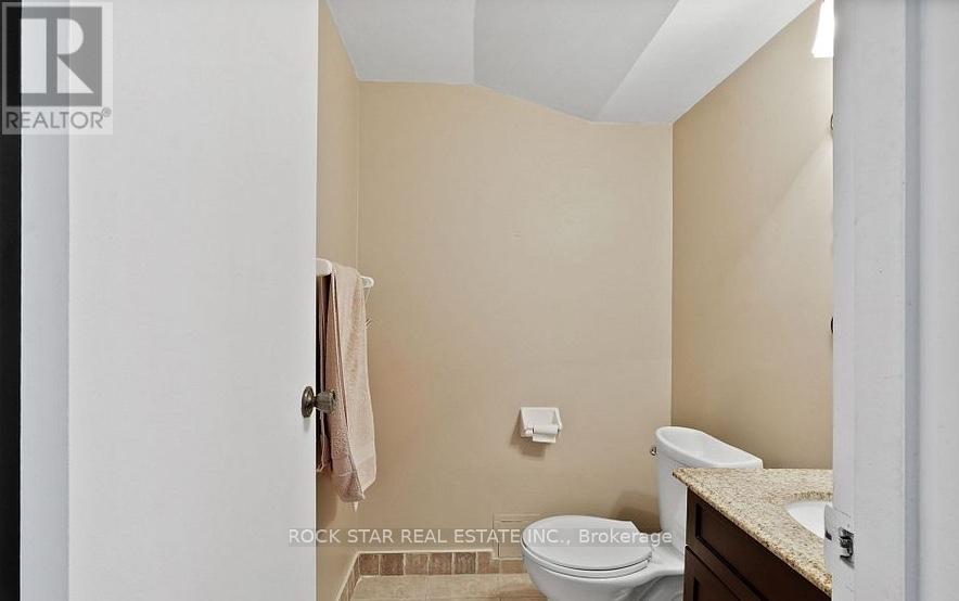 4 - 70 Upper Canada Drive, Toronto, Ontario  M2P 2A3 - Photo 19 - C12460133
