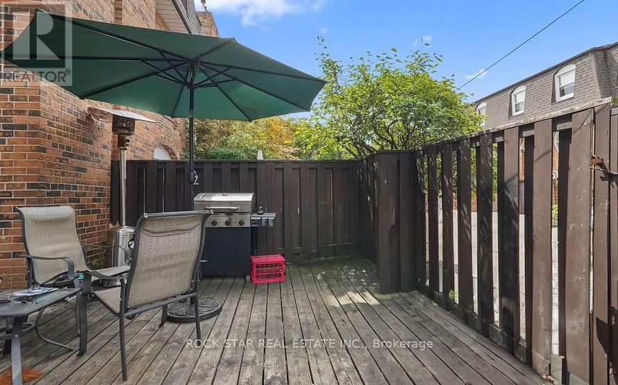 4 - 70 Upper Canada Drive, Toronto, Ontario  M2P 2A3 - Photo 21 - C12460133
