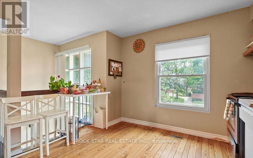 4 - 70 Upper Canada Drive, Toronto, Ontario  M2P 2A3 - Photo 3 - C12460133