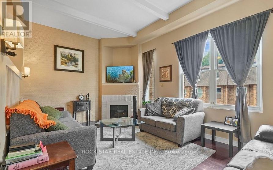 4 - 70 Upper Canada Drive, Toronto, Ontario  M2P 2A3 - Photo 5 - C12460133