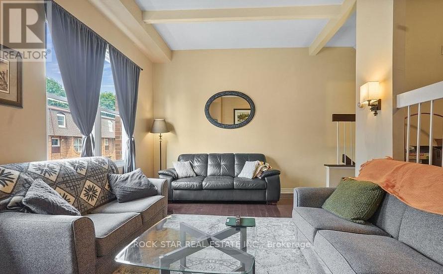 4 - 70 Upper Canada Drive, Toronto, Ontario  M2P 2A3 - Photo 6 - C12460133