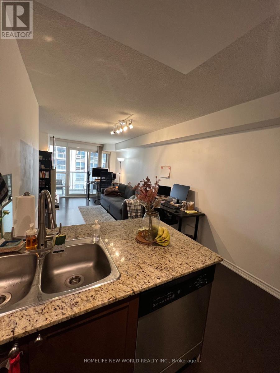 1113 - 761 Bay Street, Toronto, Ontario  M5G 2R3 - Photo 7 - C12460170