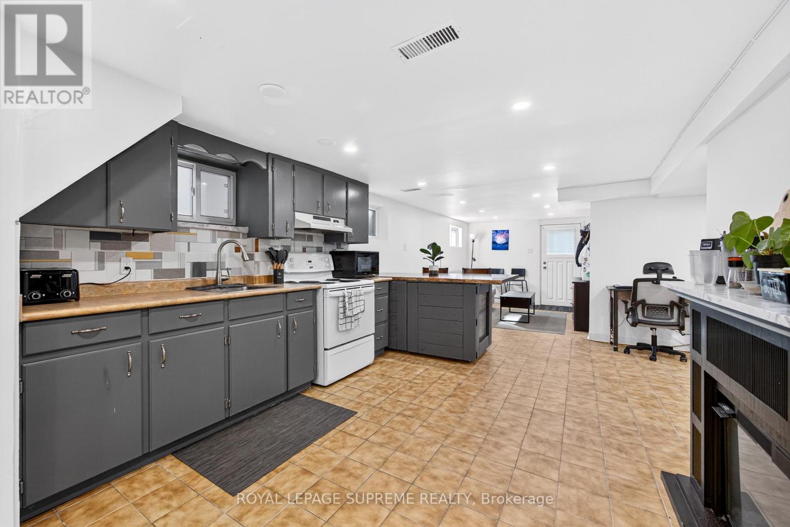 436 Glenholme Avenue, Toronto, Ontario  M6E 3E7 - Photo 34 - C12460197