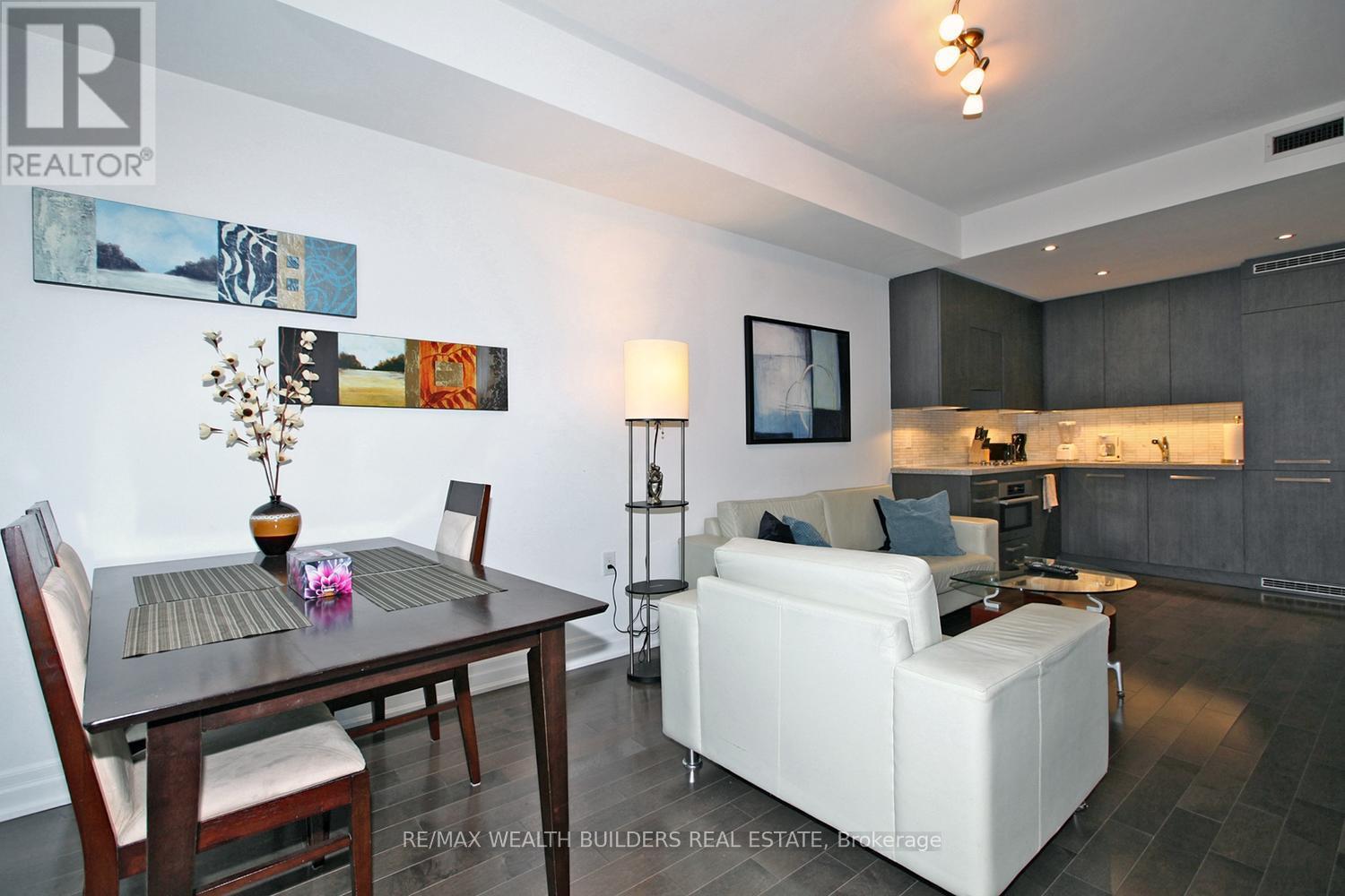 3512 - 8 The Esplanade Avenue, Toronto, Ontario  M5E 0A6 - Photo 11 - C12460229