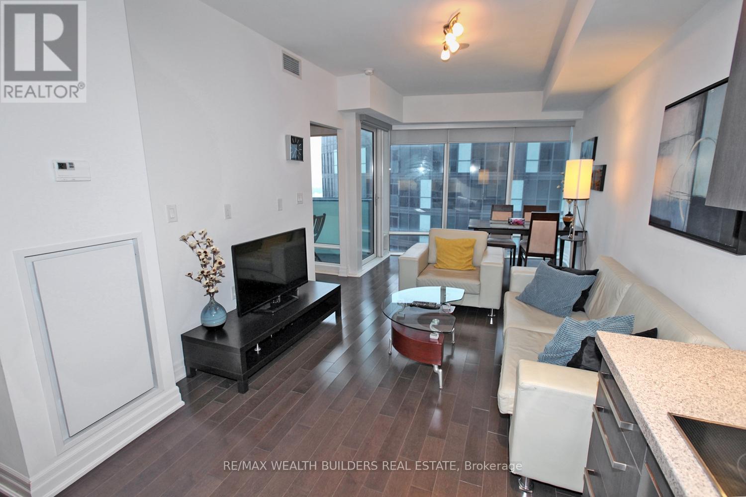 3512 - 8 The Esplanade Avenue, Toronto, Ontario  M5E 0A6 - Photo 12 - C12460229