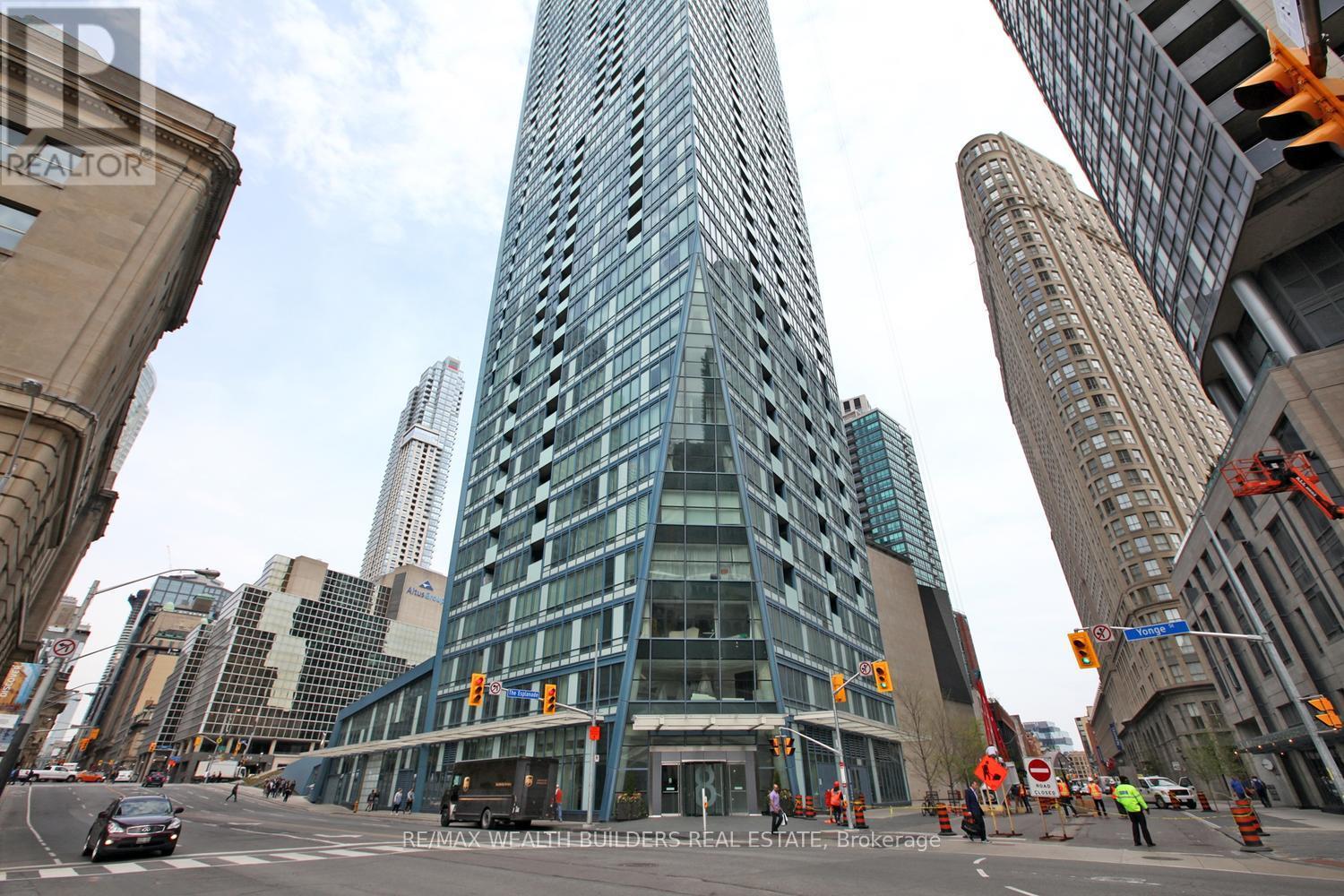 3512 - 8 The Esplanade Avenue, Toronto, Ontario  M5E 0A6 - Photo 2 - C12460229