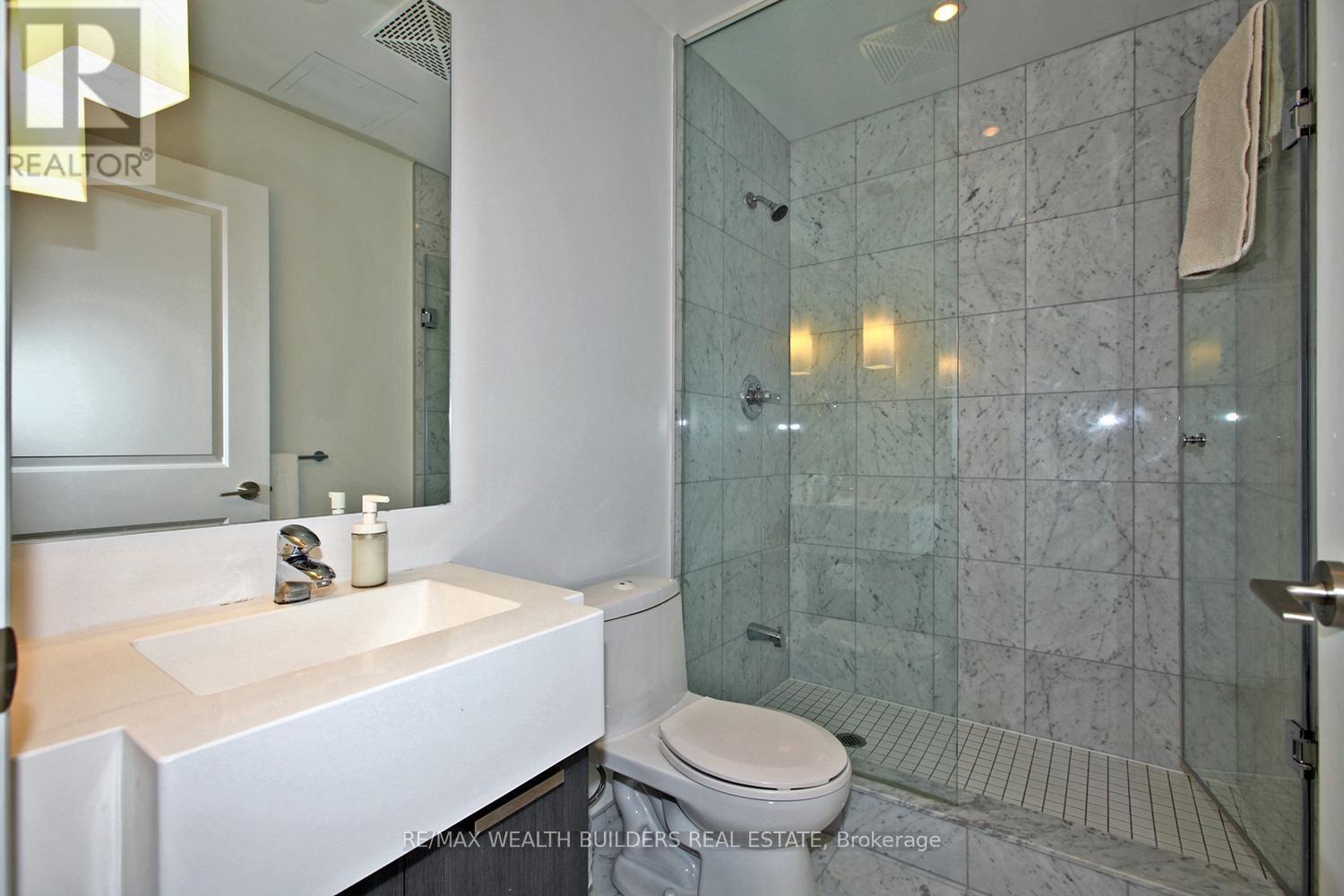 3512 - 8 The Esplanade Avenue, Toronto, Ontario  M5E 0A6 - Photo 21 - C12460229