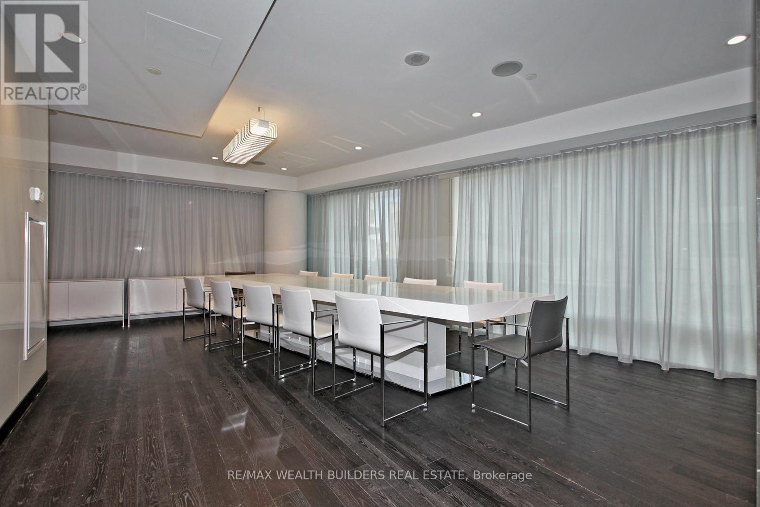 3512 - 8 The Esplanade Avenue, Toronto, Ontario  M5E 0A6 - Photo 32 - C12460229