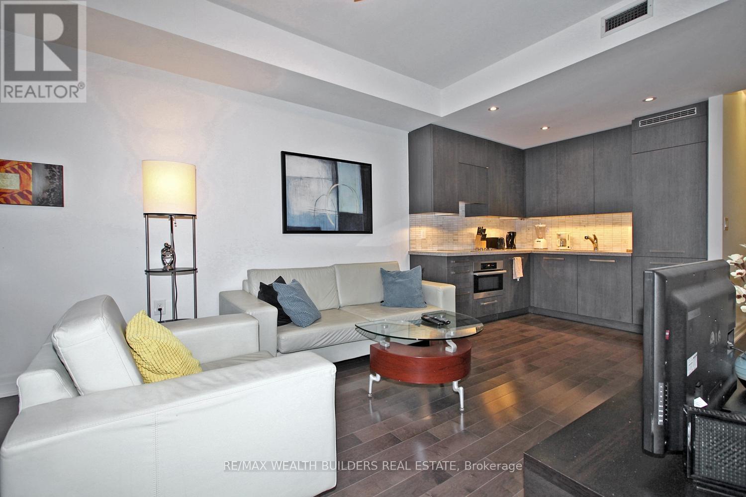 3512 - 8 The Esplanade Avenue, Toronto, Ontario  M5E 0A6 - Photo 8 - C12460229