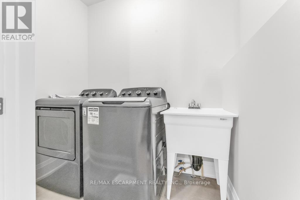 198 Kellogg Avenue, Hamilton, Ontario  L0R 1W0 - Photo 11 - X12459928
