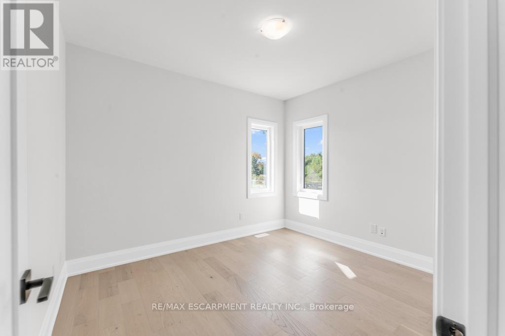 198 Kellogg Avenue, Hamilton, Ontario  L0R 1W0 - Photo 19 - X12459928