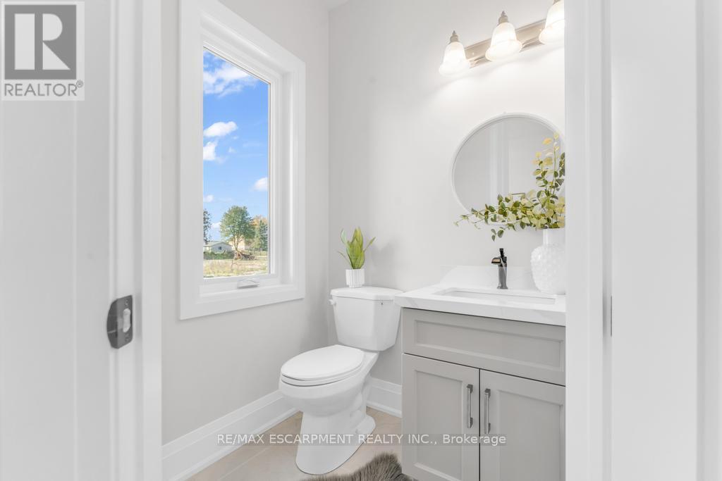 198 Kellogg Avenue, Hamilton, Ontario  L0R 1W0 - Photo 4 - X12459928