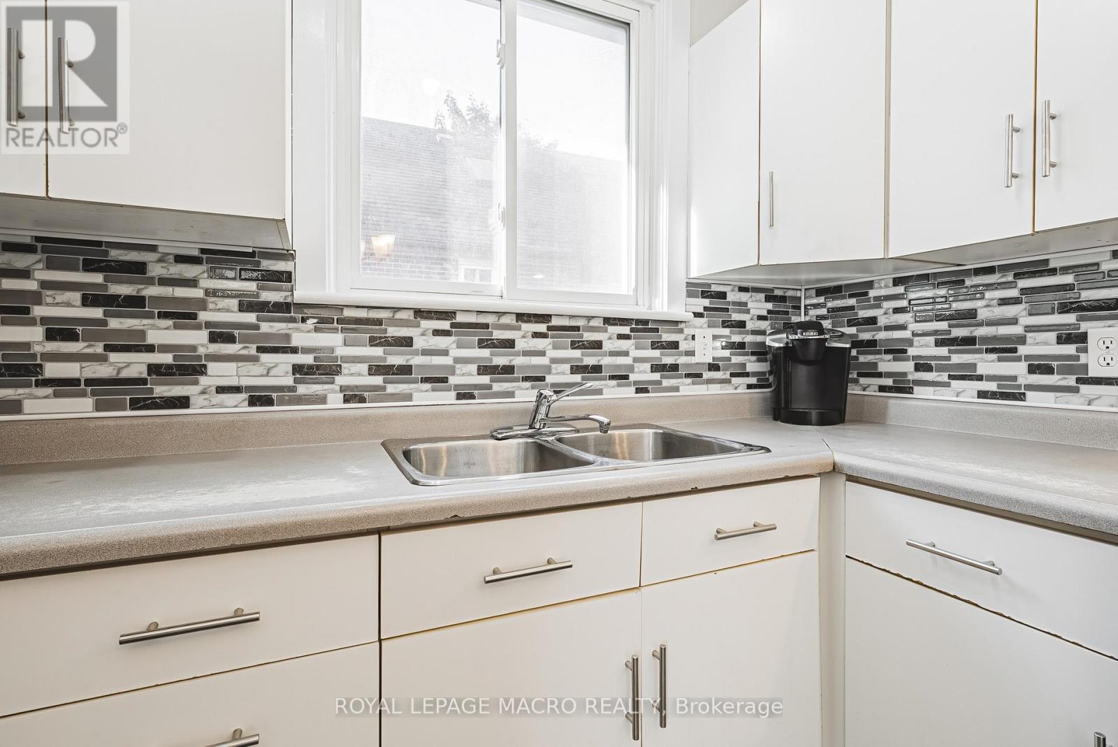 35 Ipswich Road, Hamilton, Ontario  L8K 3E8 - Photo 8 - X12459944