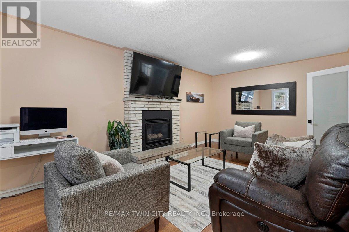 7 Chandos Drive, Kitchener, Ontario  N2A 3C2 - Photo 15 - X12459945