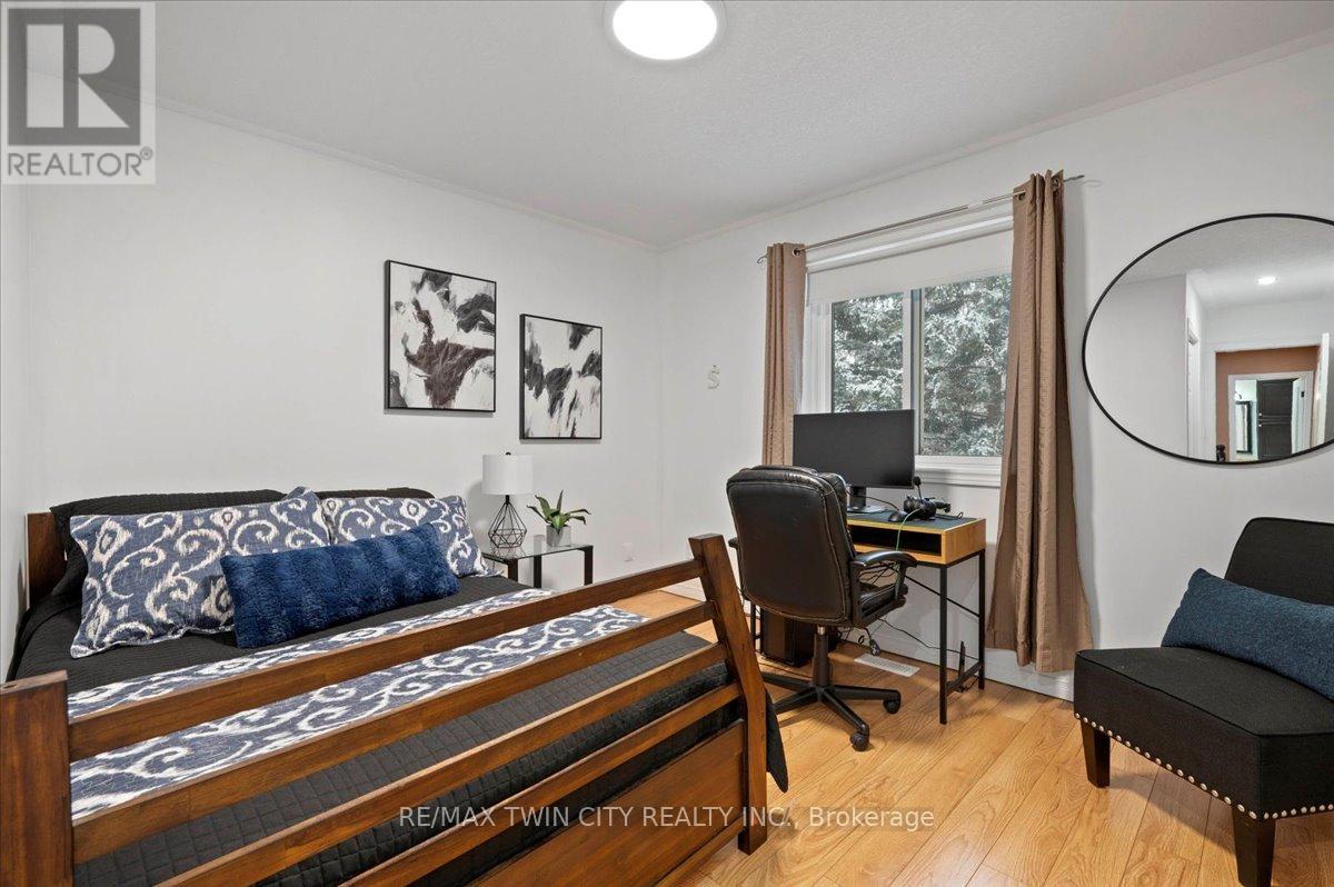 7 Chandos Drive, Kitchener, Ontario  N2A 3C2 - Photo 25 - X12459945