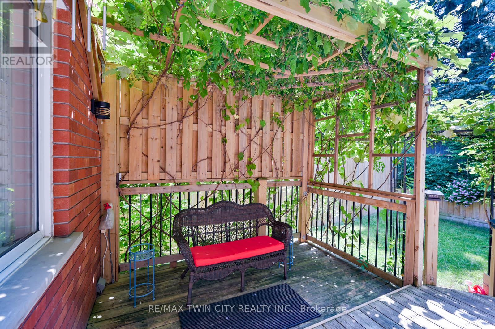 7 Chandos Drive, Kitchener, Ontario  N2A 3C2 - Photo 38 - X12459945