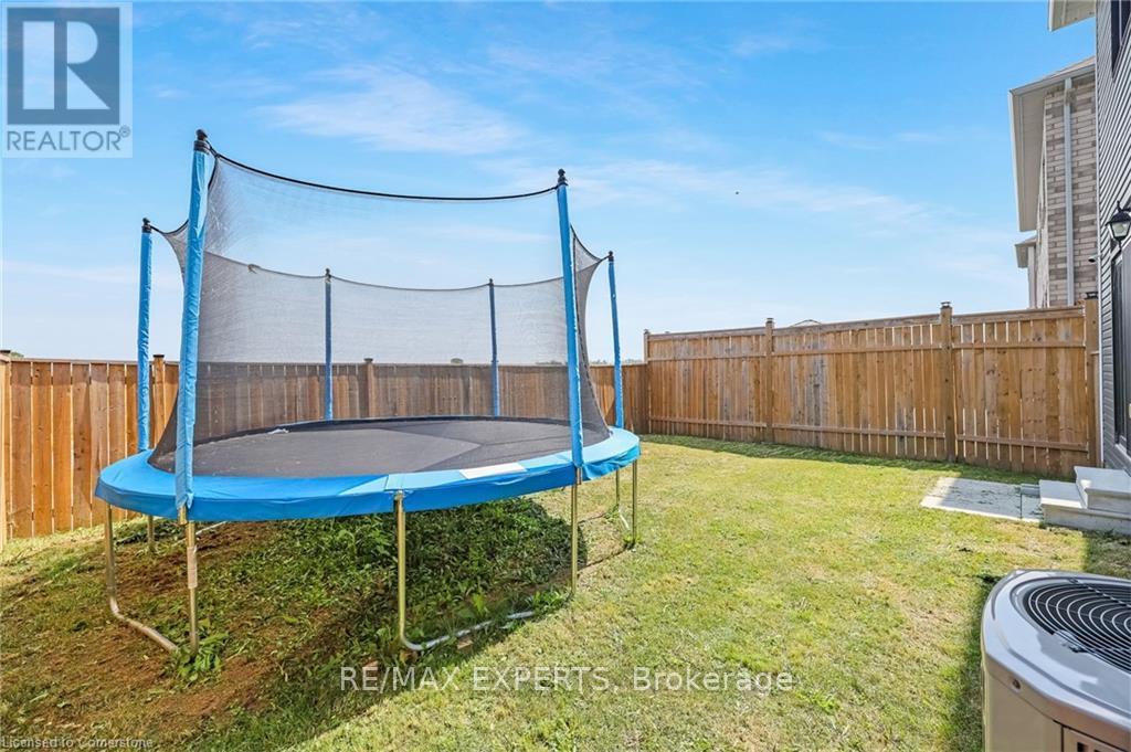 105 David Street, Haldimand, Ontario  N0A 1H0 - Photo 38 - X12459963