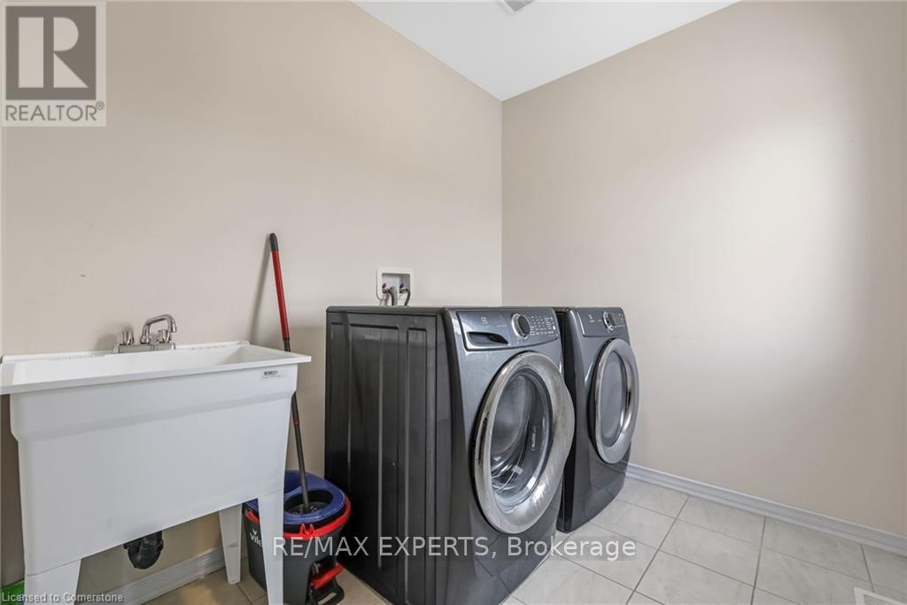 105 David Street, Haldimand, Ontario  N0A 1H0 - Photo 40 - X12459963