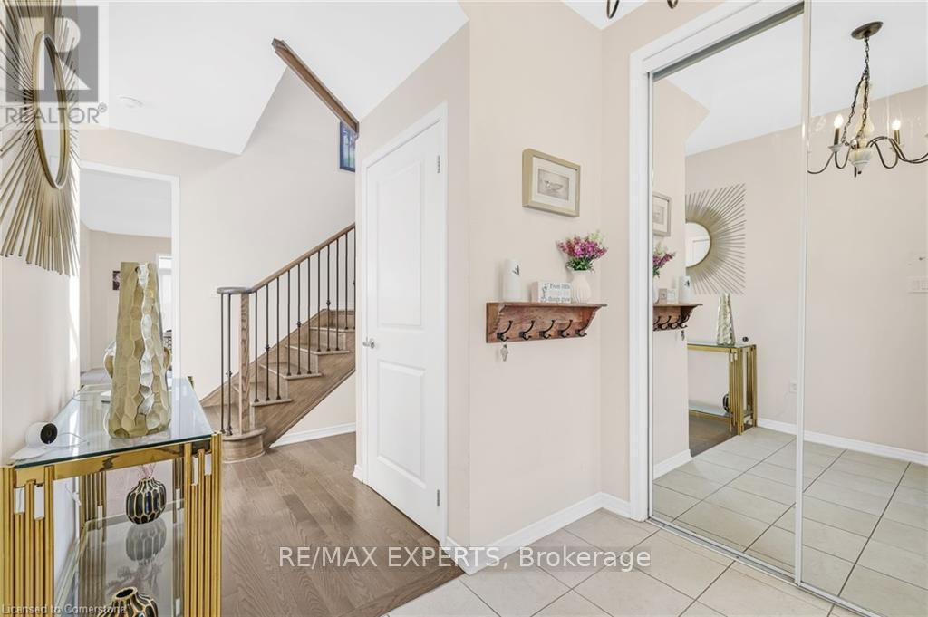 105 David Street, Haldimand, Ontario  N0A 1H0 - Photo 5 - X12459963