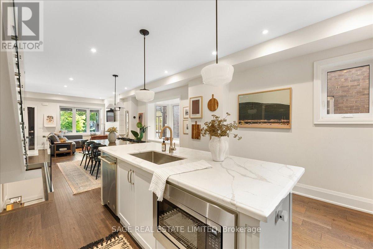 324 Beech Avenue, Toronto, Ontario  M4E 3J3 - Photo 11 - E12460089