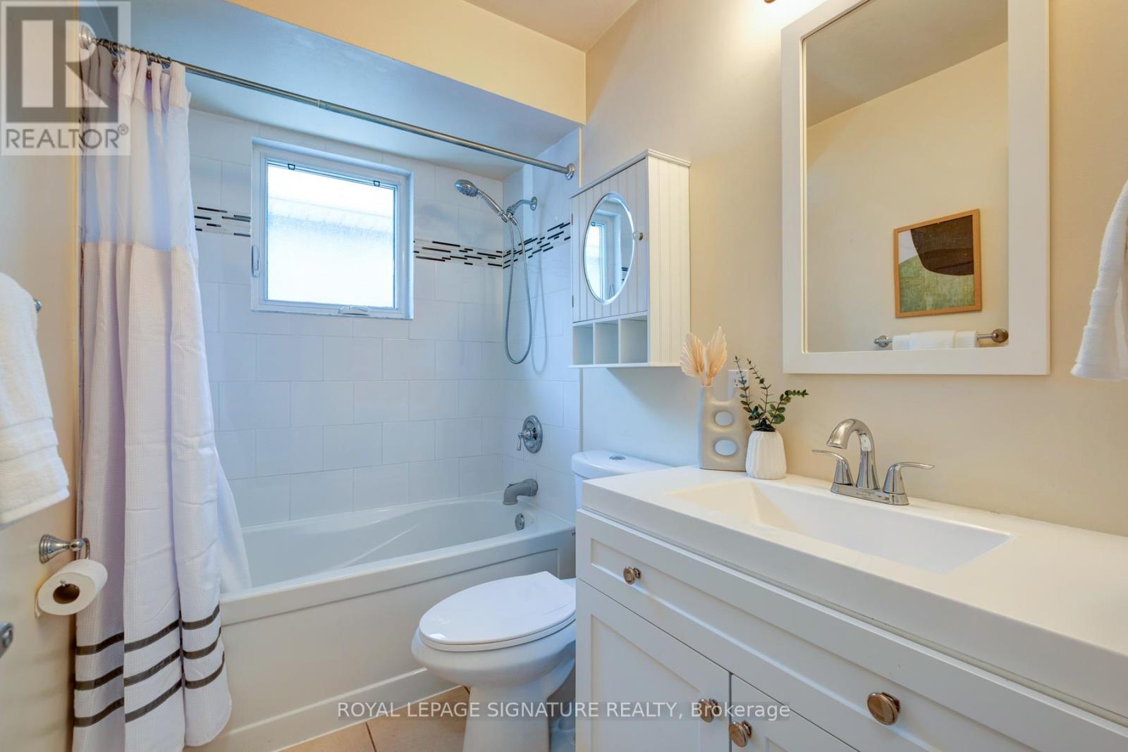 131 Virginia Avenue, Toronto, Ontario  M4C 2T3 - Photo 15 - E12460097