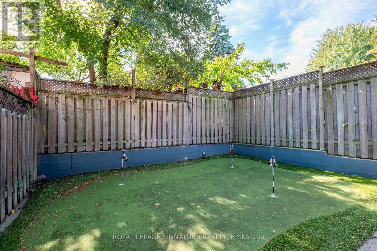 131 Virginia Avenue, Toronto, Ontario  M4C 2T3 - Photo 32 - E12460097