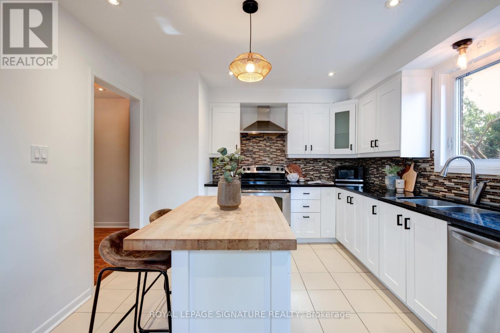 131 Virginia Avenue, Toronto, Ontario  M4C 2T3 - Photo 9 - E12460097