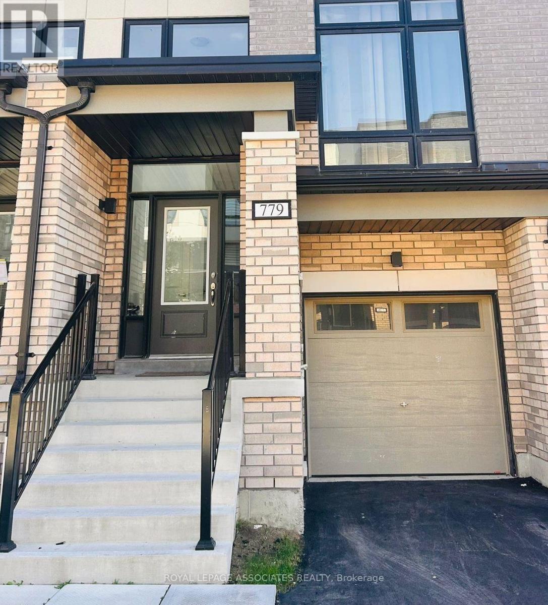 779 HEATHROW PATH, Oshawa, Ontario