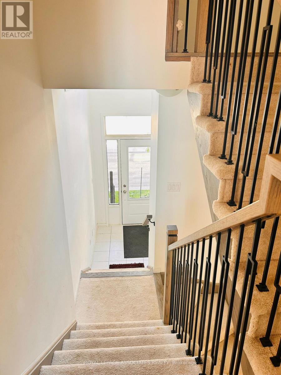 779 Heathrow Path, Oshawa, Ontario  L1K 3G4 - Photo 2 - E12460131