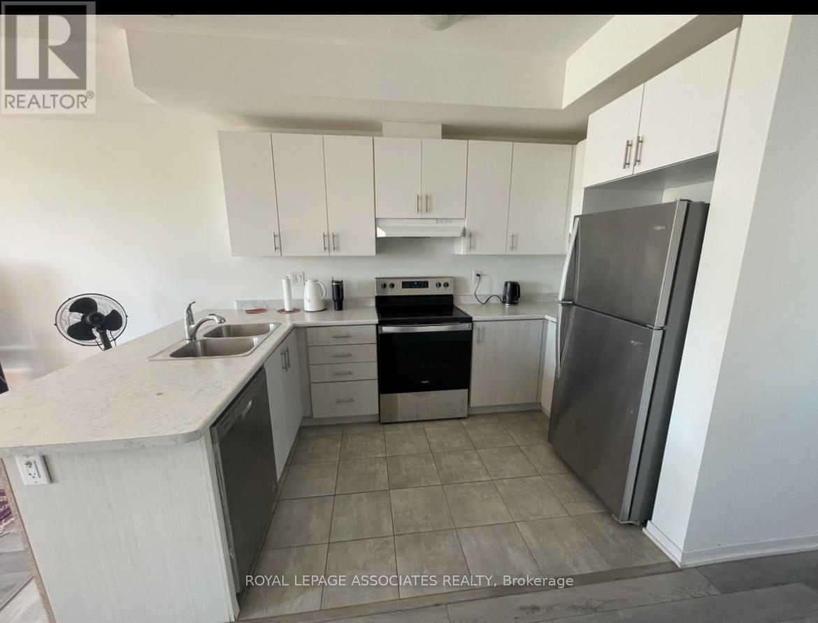779 Heathrow Path, Oshawa, Ontario  L1K 3G4 - Photo 6 - E12460131