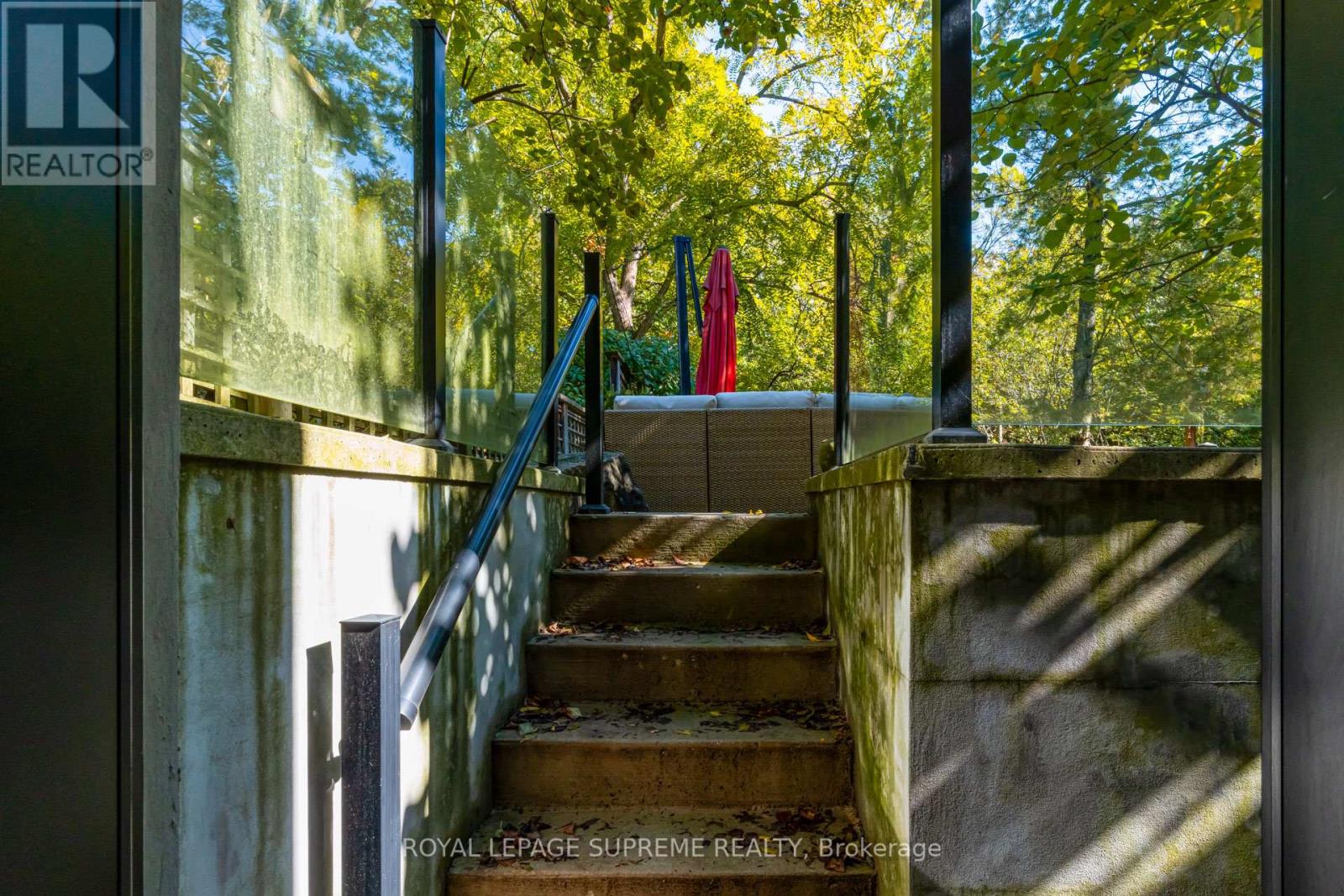 11 West Lynn Avenue, Toronto, Ontario  M4C 3V7 - Photo 26 - E12460192