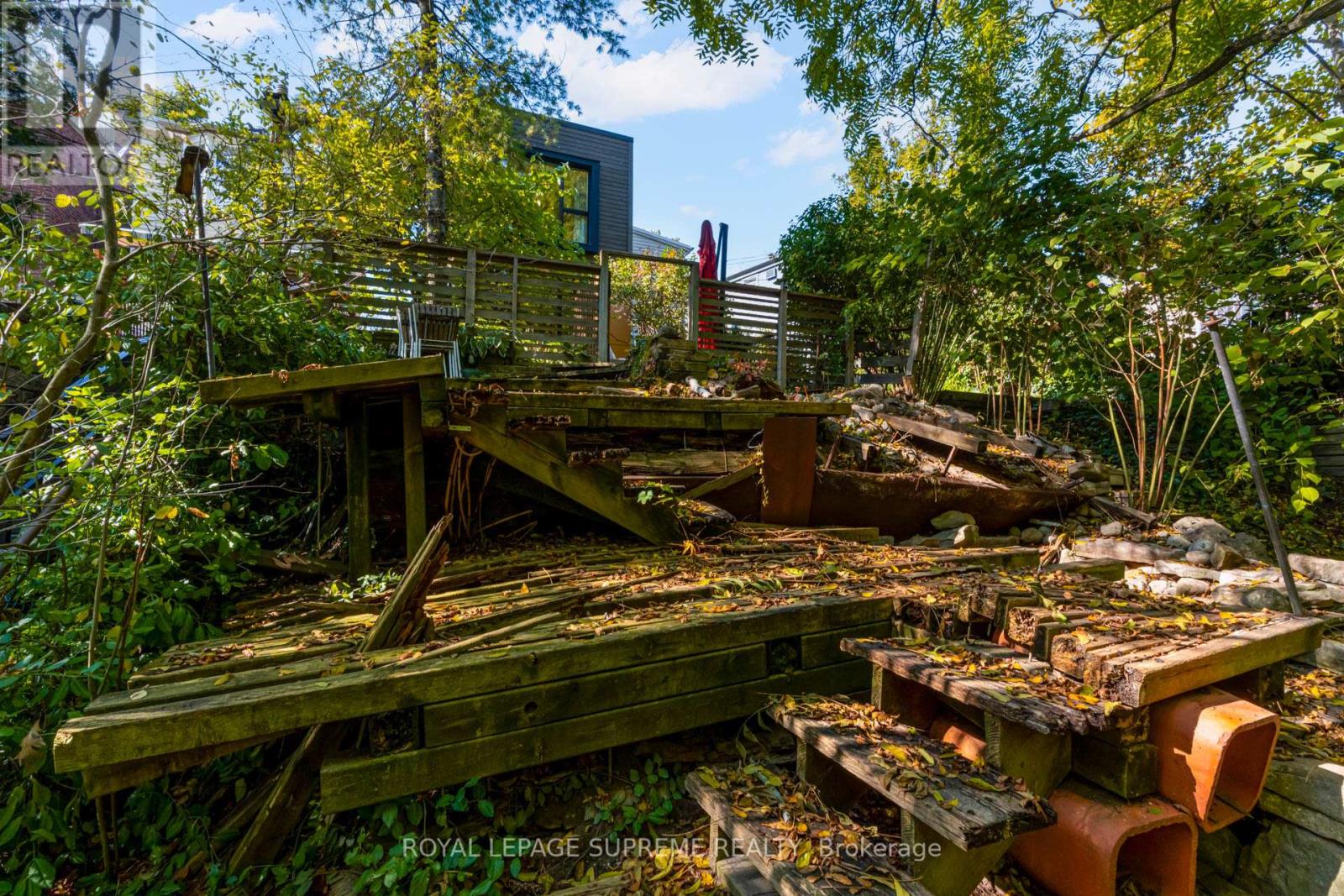 11 West Lynn Avenue, Toronto, Ontario  M4C 3V7 - Photo 38 - E12460192