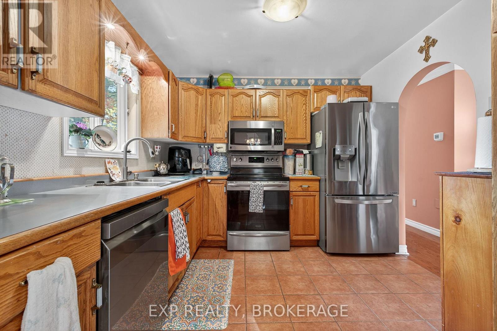 63 Southwood Crescent, Greater Napanee, Ontario  K7R 3L2 - Photo 10 - X12460160