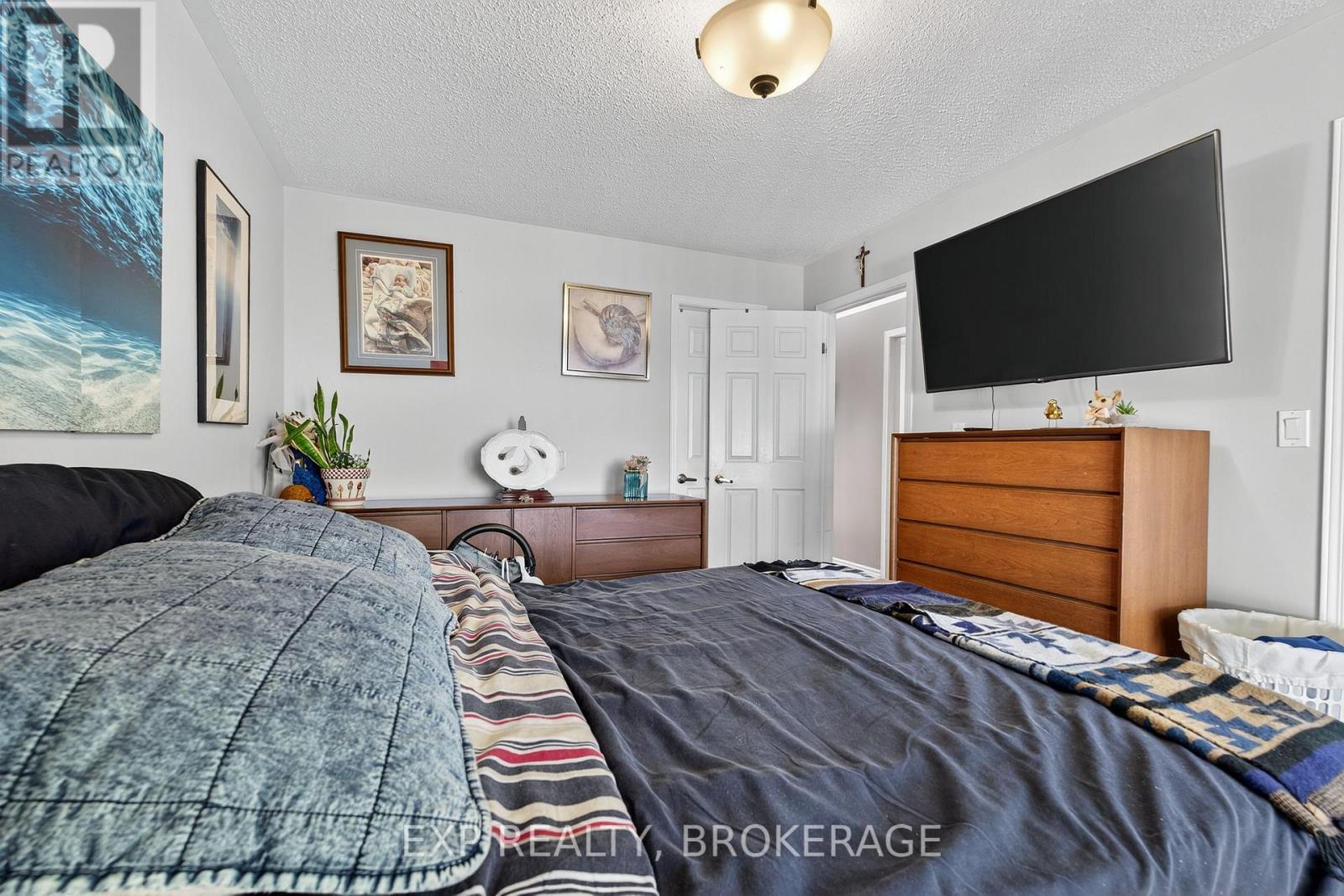 63 Southwood Crescent, Greater Napanee, Ontario  K7R 3L2 - Photo 15 - X12460160
