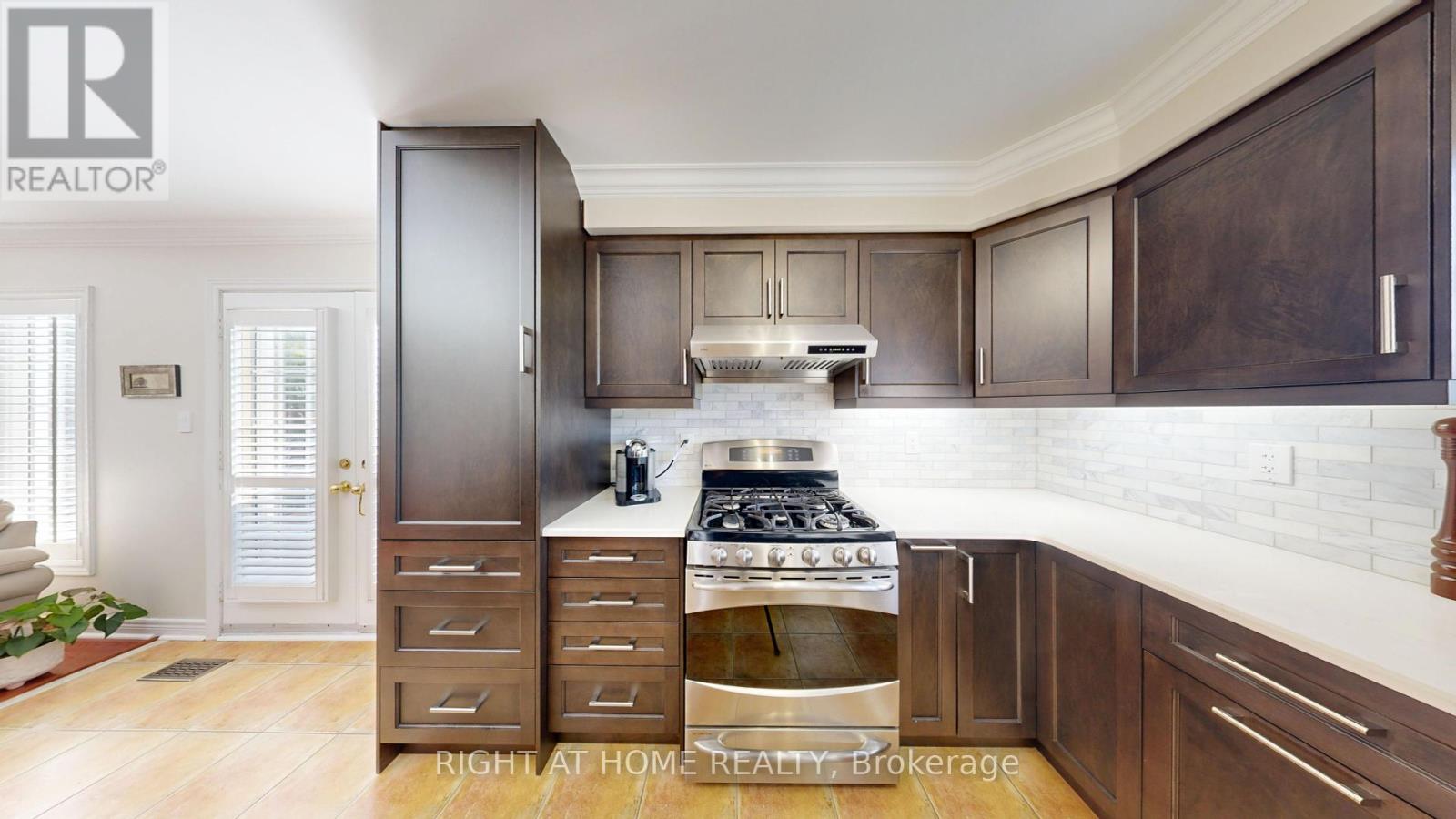 1 Carter-Bennett Drive, Ajax, Ontario  L1T 4N6 - Photo 10 - E12460305