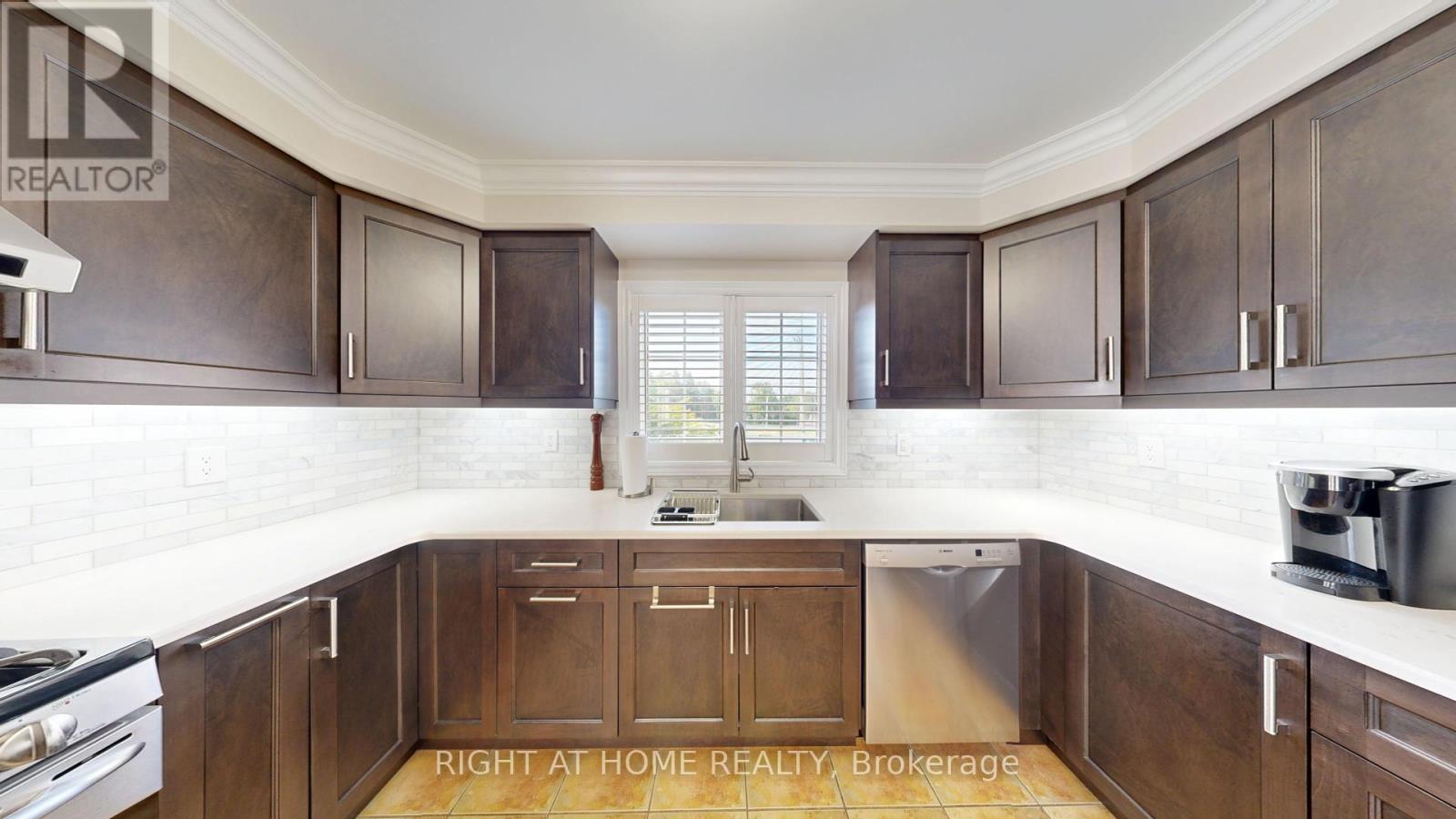 1 Carter-Bennett Drive, Ajax, Ontario  L1T 4N6 - Photo 8 - E12460305