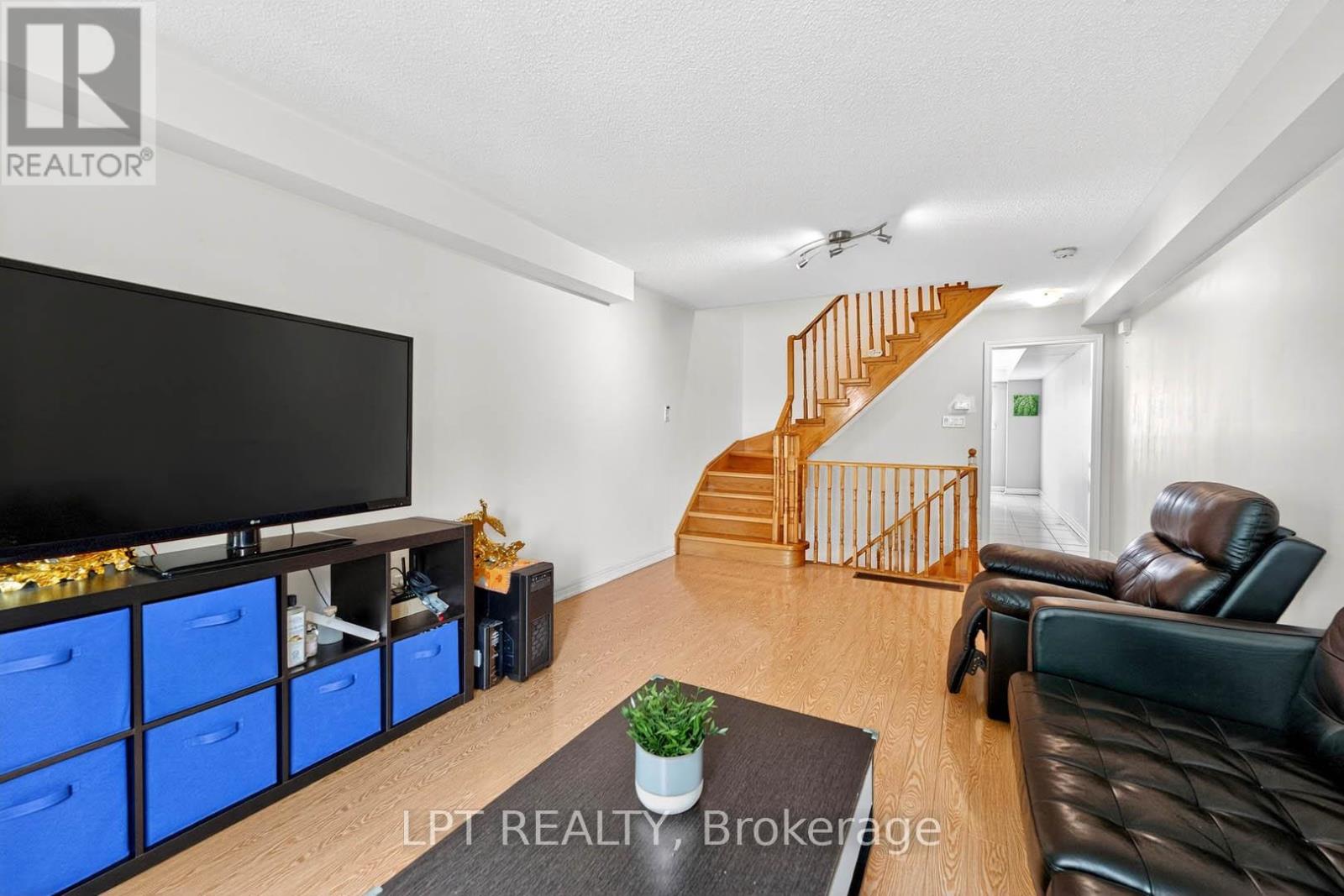 2624 Bur Oak Avenue, Markham, Ontario  L6B 1J2 - Photo 11 - N12460024