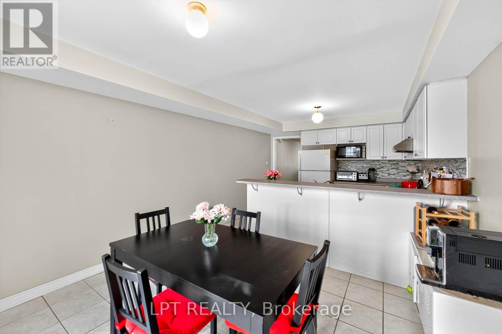 2624 Bur Oak Avenue, Markham, Ontario  L6B 1J2 - Photo 13 - N12460024