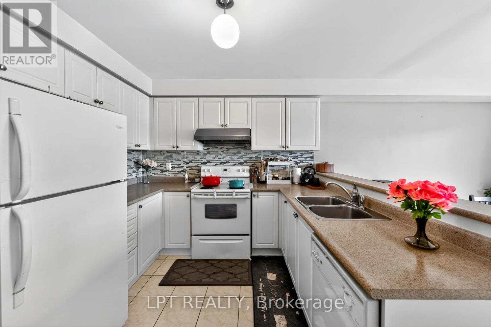 2624 Bur Oak Avenue, Markham, Ontario  L6B 1J2 - Photo 15 - N12460024