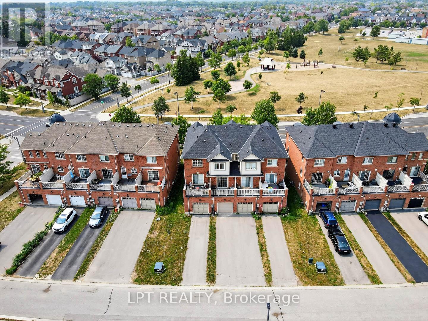 2624 Bur Oak Avenue, Markham, Ontario  L6B 1J2 - Photo 2 - N12460024