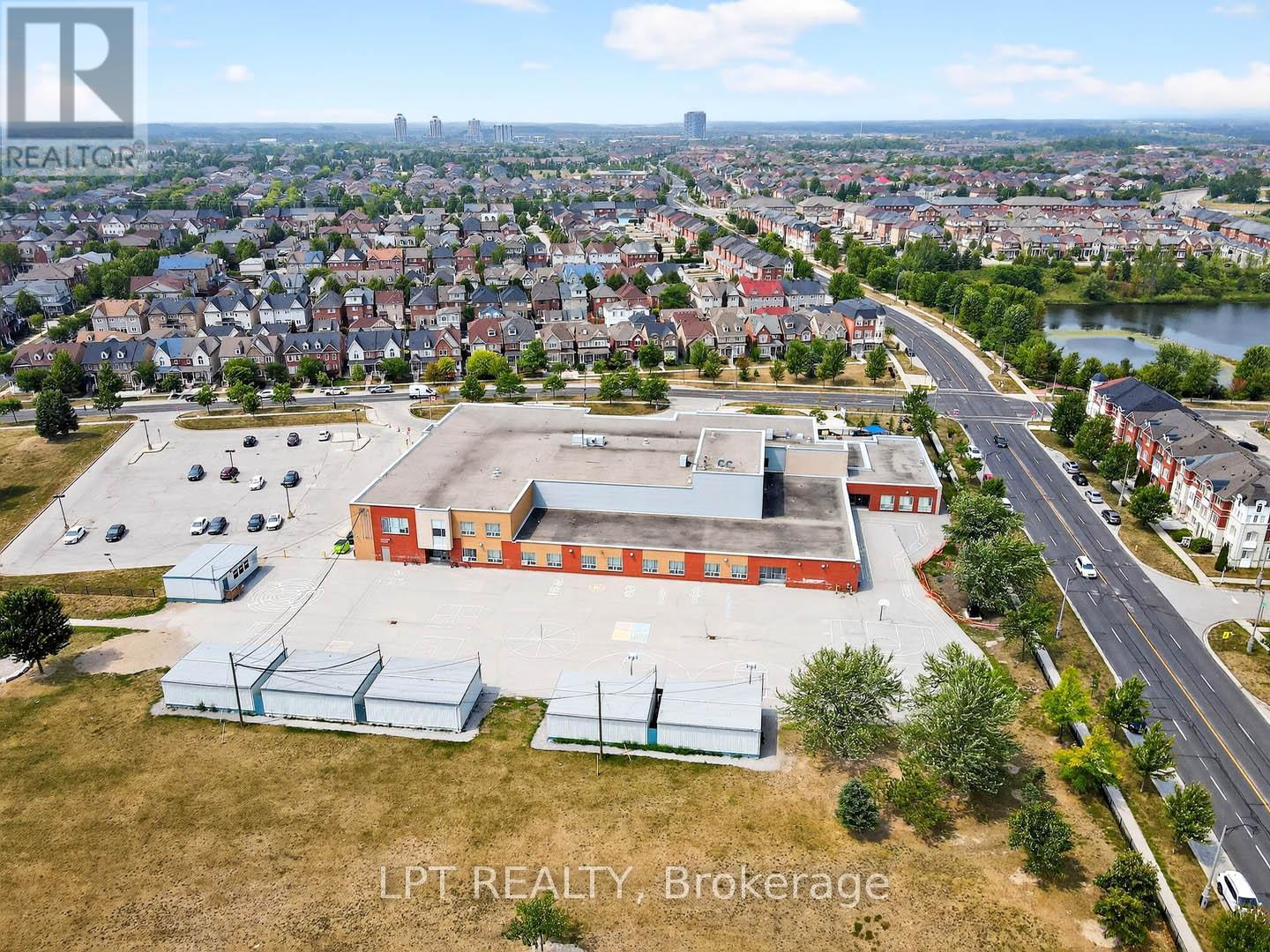 2624 Bur Oak Avenue, Markham, Ontario  L6B 1J2 - Photo 28 - N12460024
