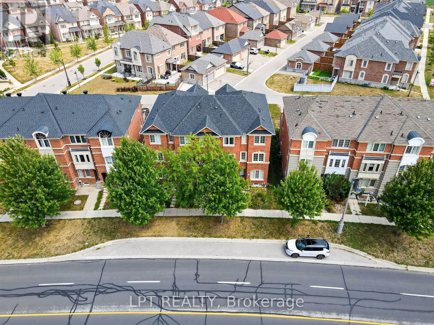 2624 Bur Oak Avenue, Markham, Ontario  L6B 1J2 - Photo 4 - N12460024