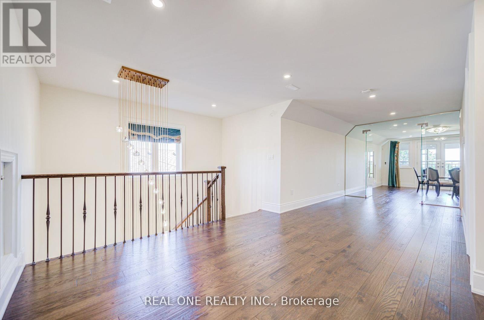 47 Milky Way Drive, Richmond Hill, Ontario  L4C 4M9 - Photo 35 - N12460029