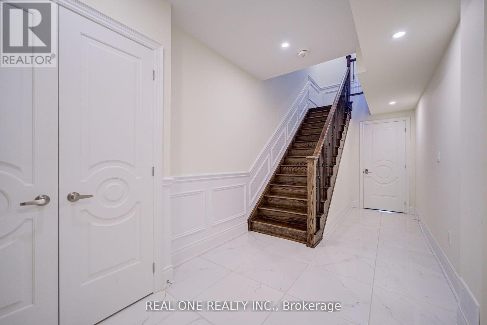 47 Milky Way Drive, Richmond Hill, Ontario  L4C 4M9 - Photo 41 - N12460029