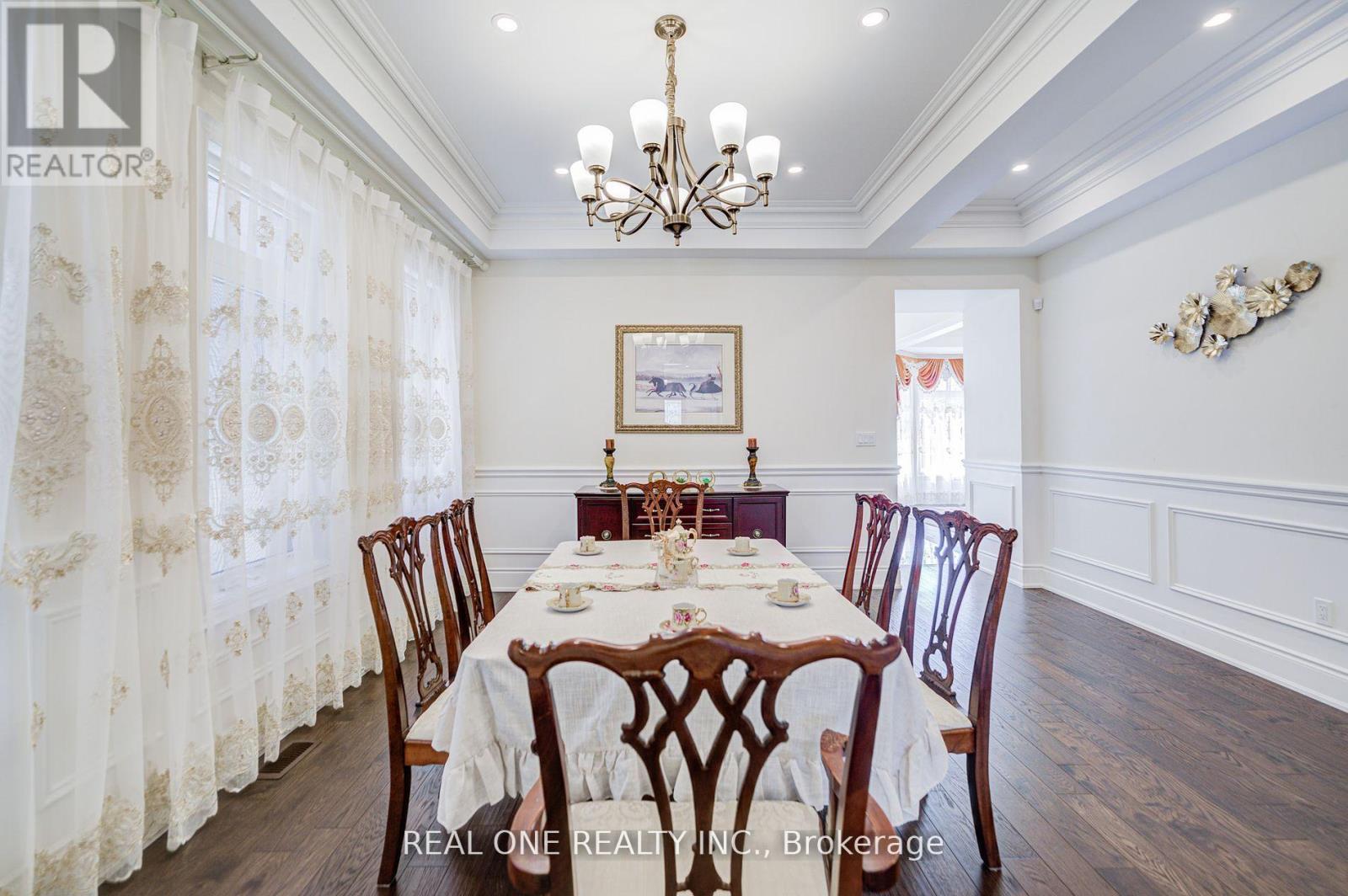 47 Milky Way Drive, Richmond Hill, Ontario  L4C 4M9 - Photo 6 - N12460029