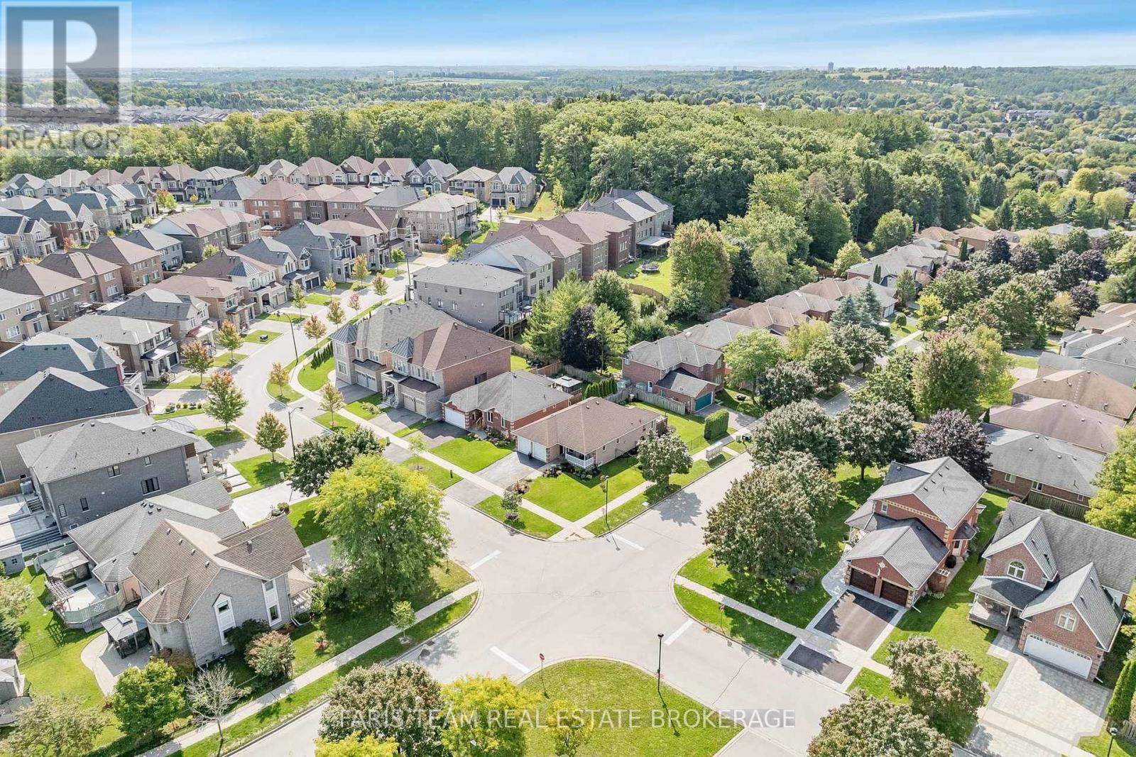 2 Forest Edge Crescent, East Gwillimbury, Ontario  L9N 1R8 - Photo 38 - N12460085
