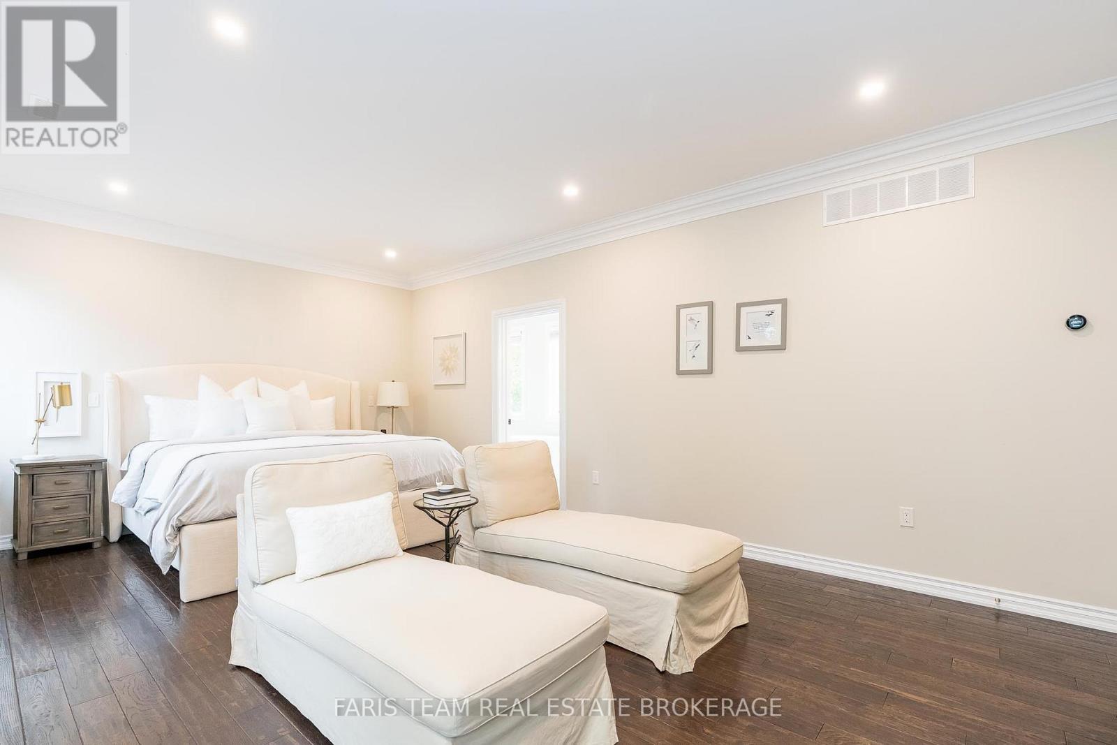 848 Church Drive, Innisfil, Ontario  L0L 1K0 - Photo 15 - N12460086