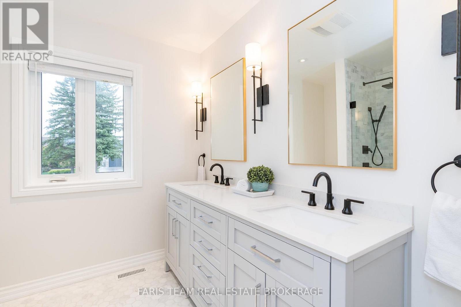 848 Church Drive, Innisfil, Ontario  L0L 1K0 - Photo 31 - N12460086